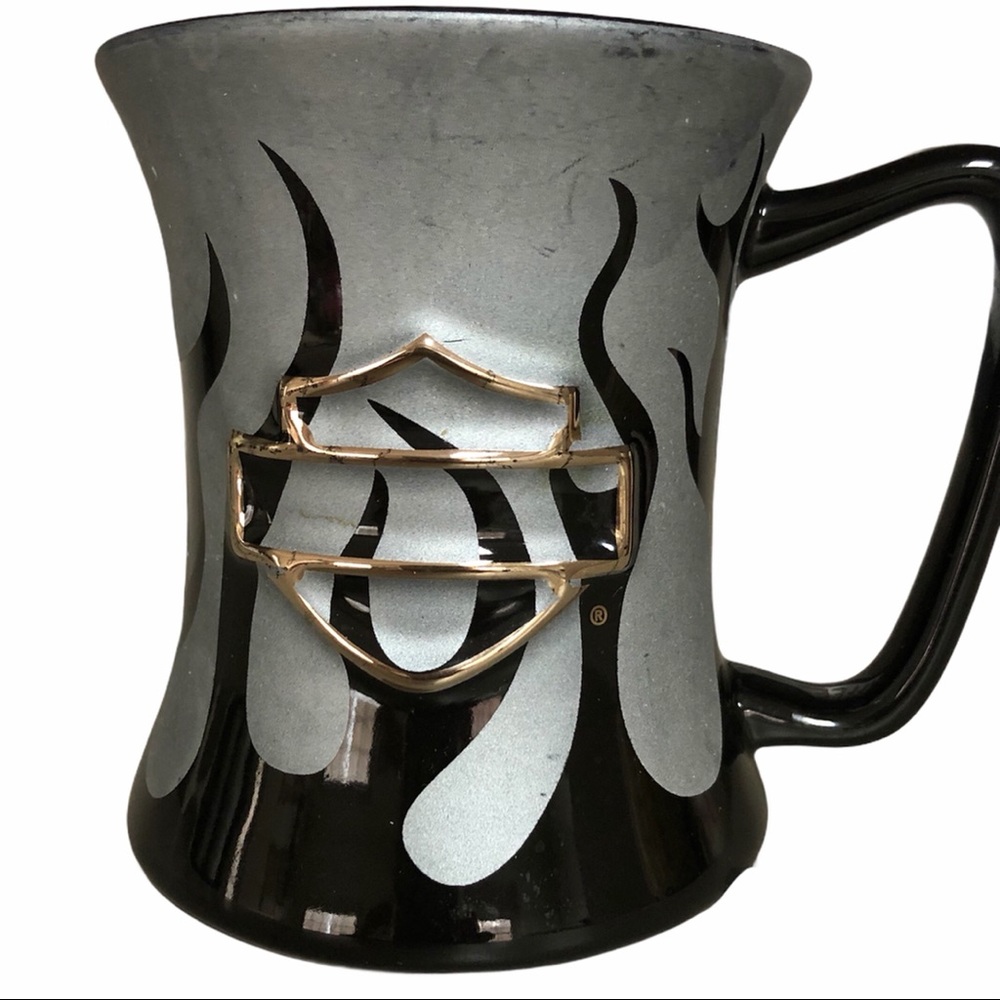 NWT Harley Davidson mug. Flames black and silver.
